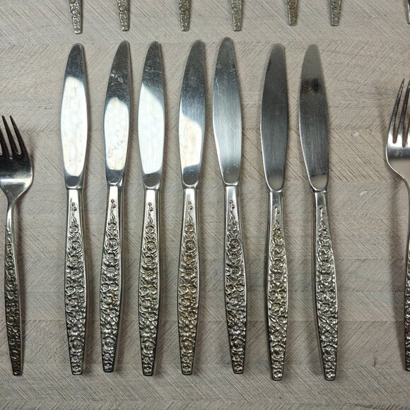 Vintage Rogers Dubonnet Flatware Lot of 31 pcs Floral Design Forks Knives Spoons - Picture 6 of 9